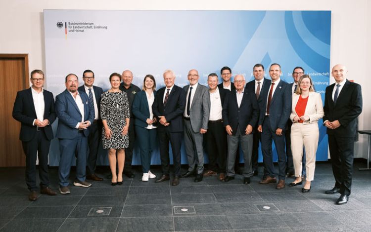 Bundesminister sichert Unterstützung zu
